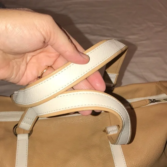 Levenger Tan and White Travel Bag - Picture 2 of 6